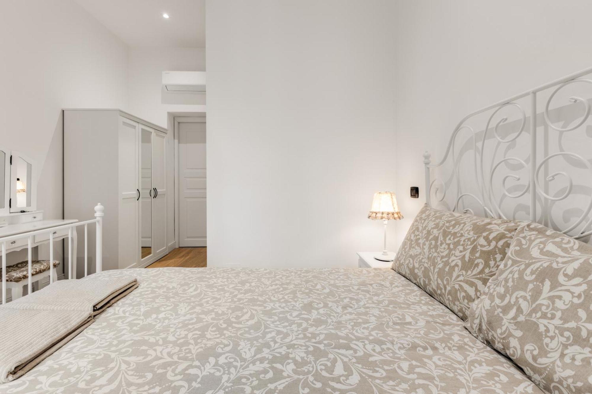 Dolce Rooms Милан Экстерьер фото